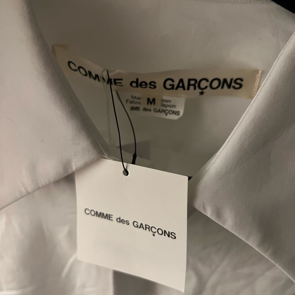 Comme Des Garçon cotton LS Ruffle Back Button Up - Picture 6 of 7
